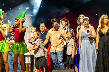 Mayor-and-Councillors-on-stage-with-family.jpg