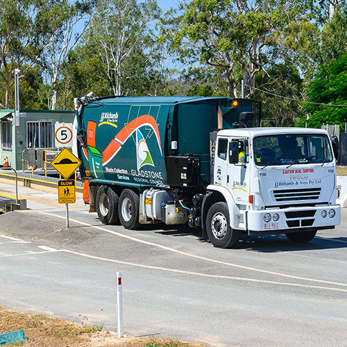 Benaraby Landfill - Truck entering site